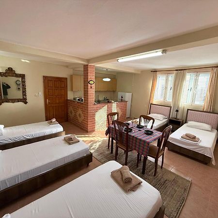Shkodra Guest House & Trips Exterior photo