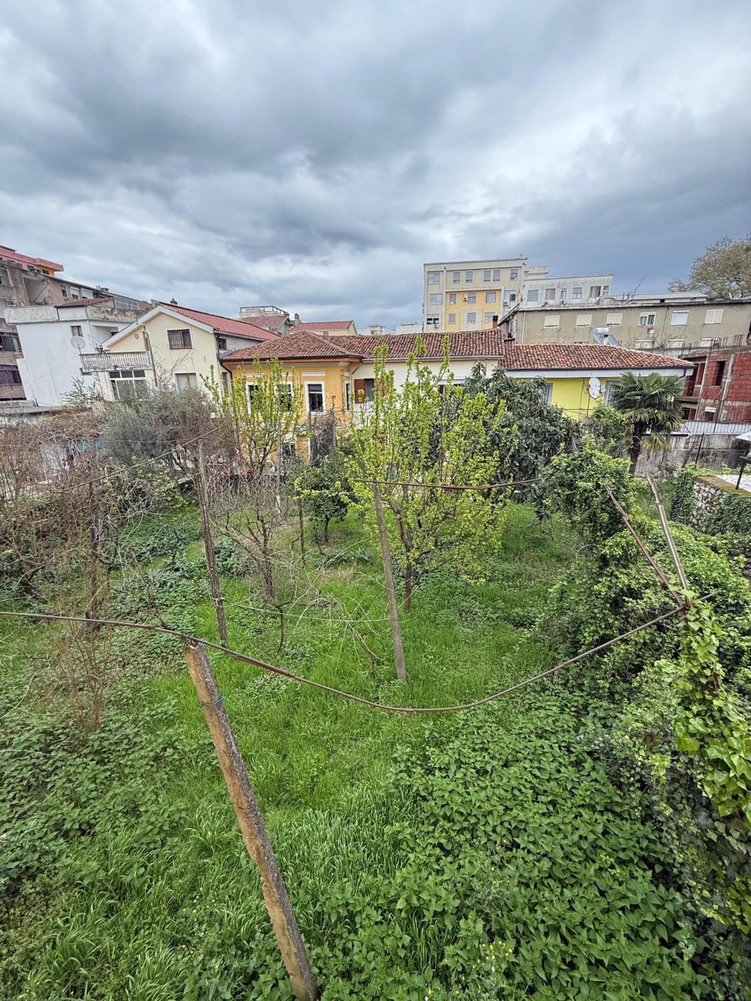 Shkodra Guest House & Trips Exterior photo