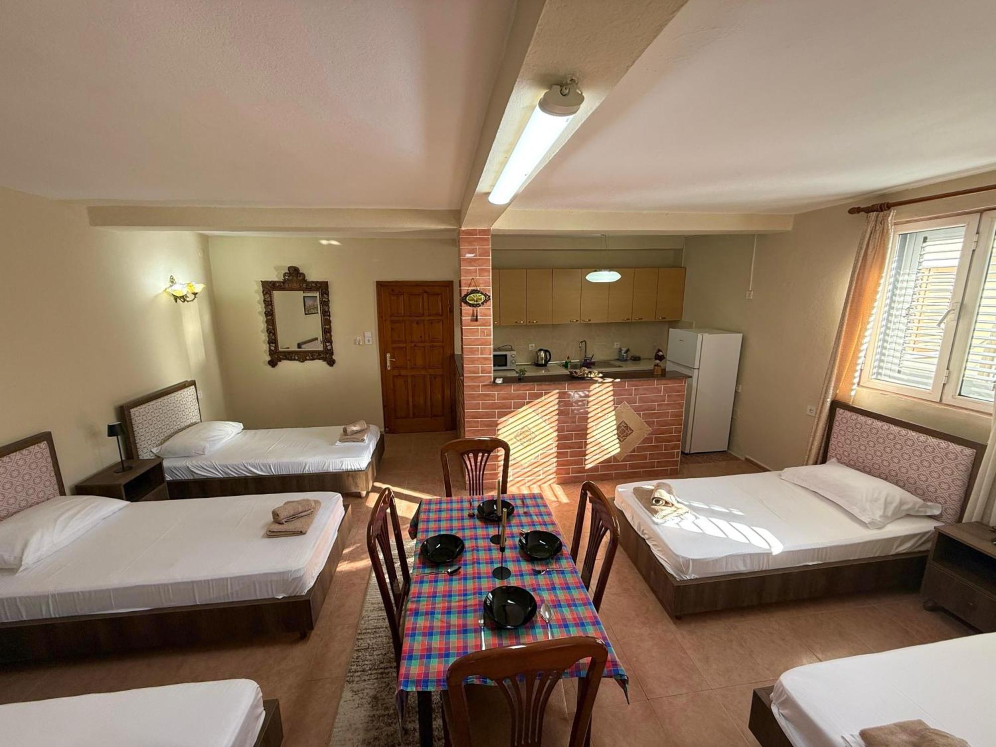 Shkodra Guest House & Trips Exterior photo
